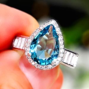 Stunning Simulated Blue Topaz Engagement Ring.. Wow! 💙✨🤍✨💙✨🤍✨💙